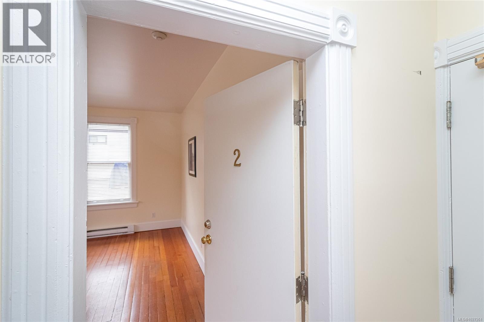 1418 Fernwood Rd, Victoria, British Columbia  V8V 4P7 - Photo 10 - 1027261