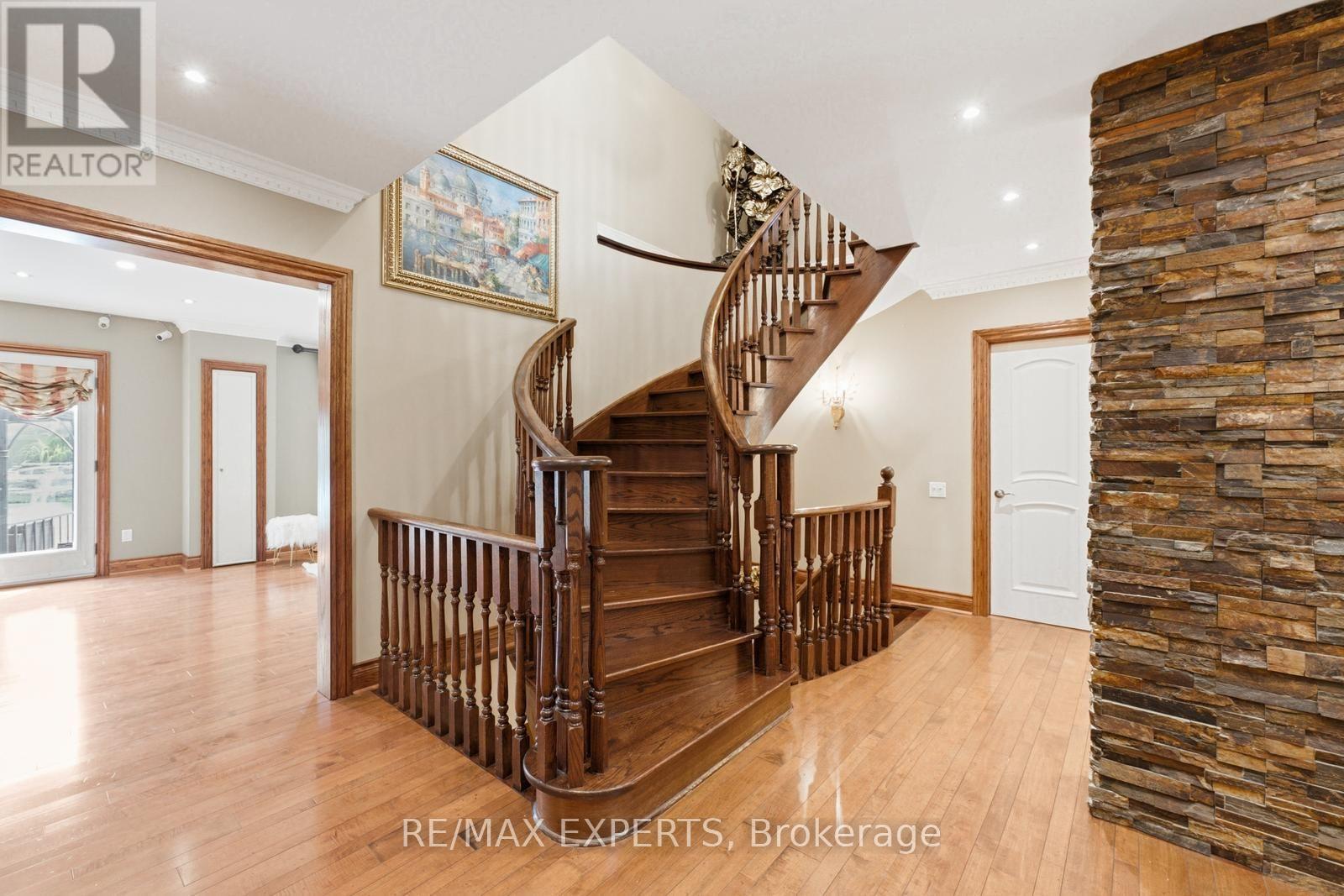 215 Velmar Drive, Vaughan, Ontario  L4L 8K3 - Photo 16 - N13723122