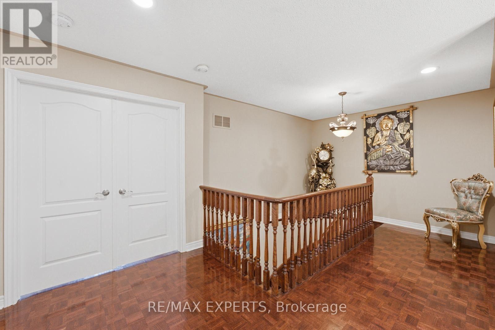 215 Velmar Drive, Vaughan, Ontario  L4L 8K3 - Photo 17 - N13723122