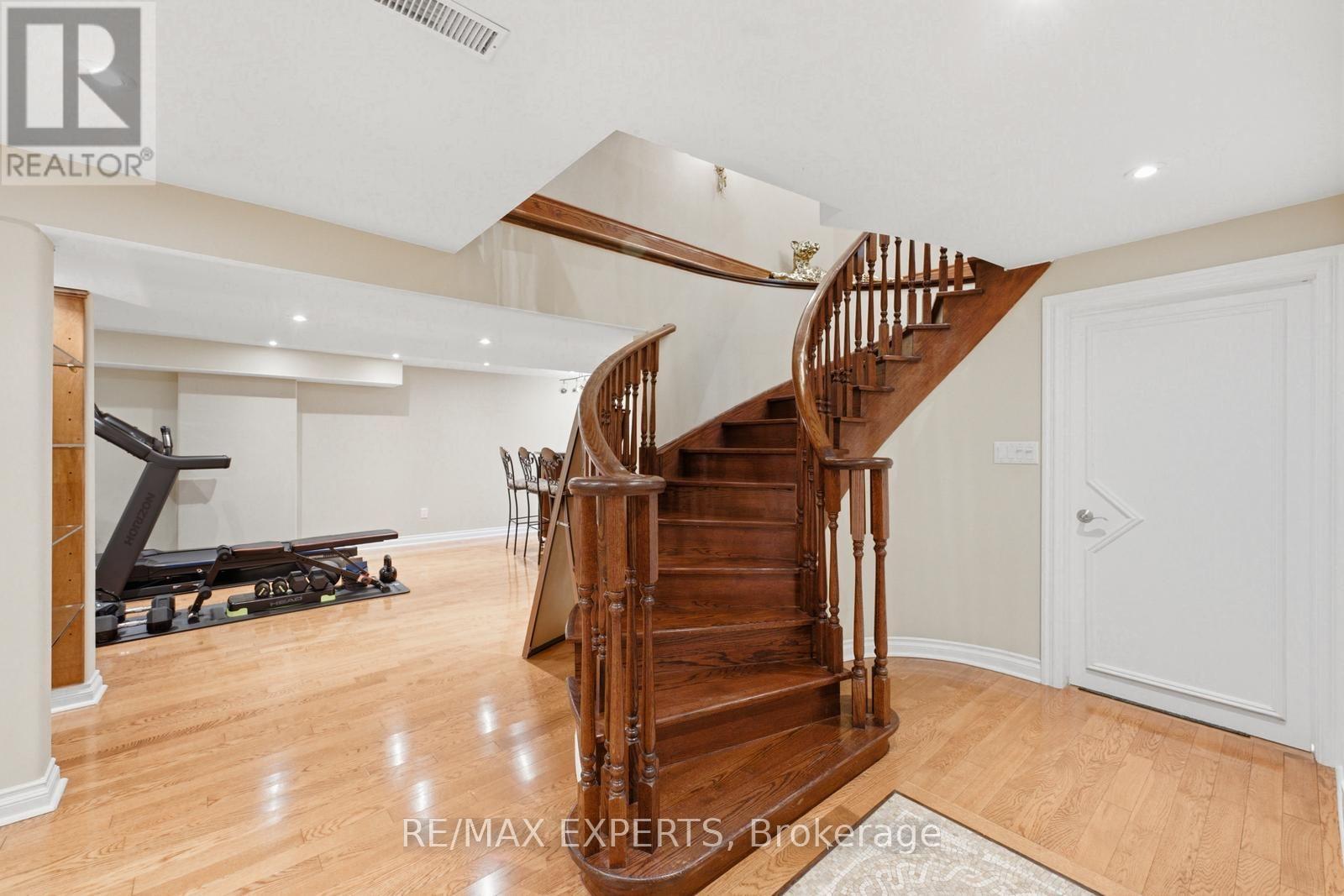 215 Velmar Drive, Vaughan, Ontario  L4L 8K3 - Photo 29 - N13723122