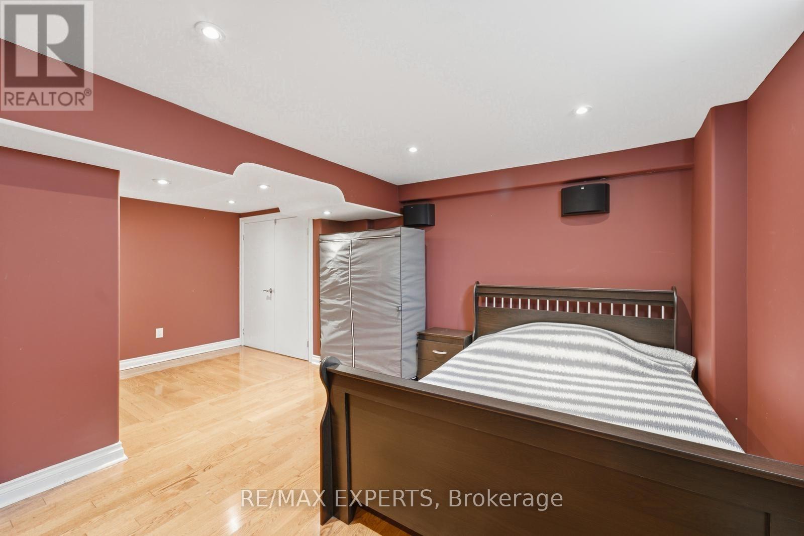 215 Velmar Drive, Vaughan, Ontario  L4L 8K3 - Photo 36 - N13723122