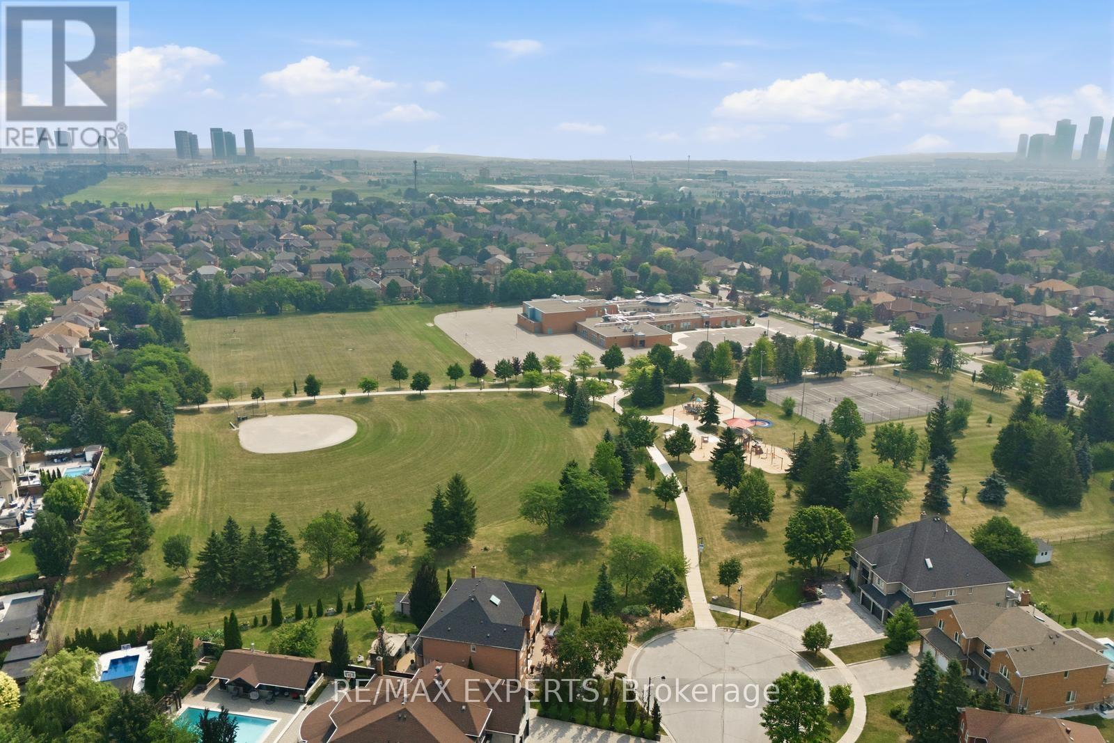 215 Velmar Drive, Vaughan, Ontario  L4L 8K3 - Photo 49 - N13723122