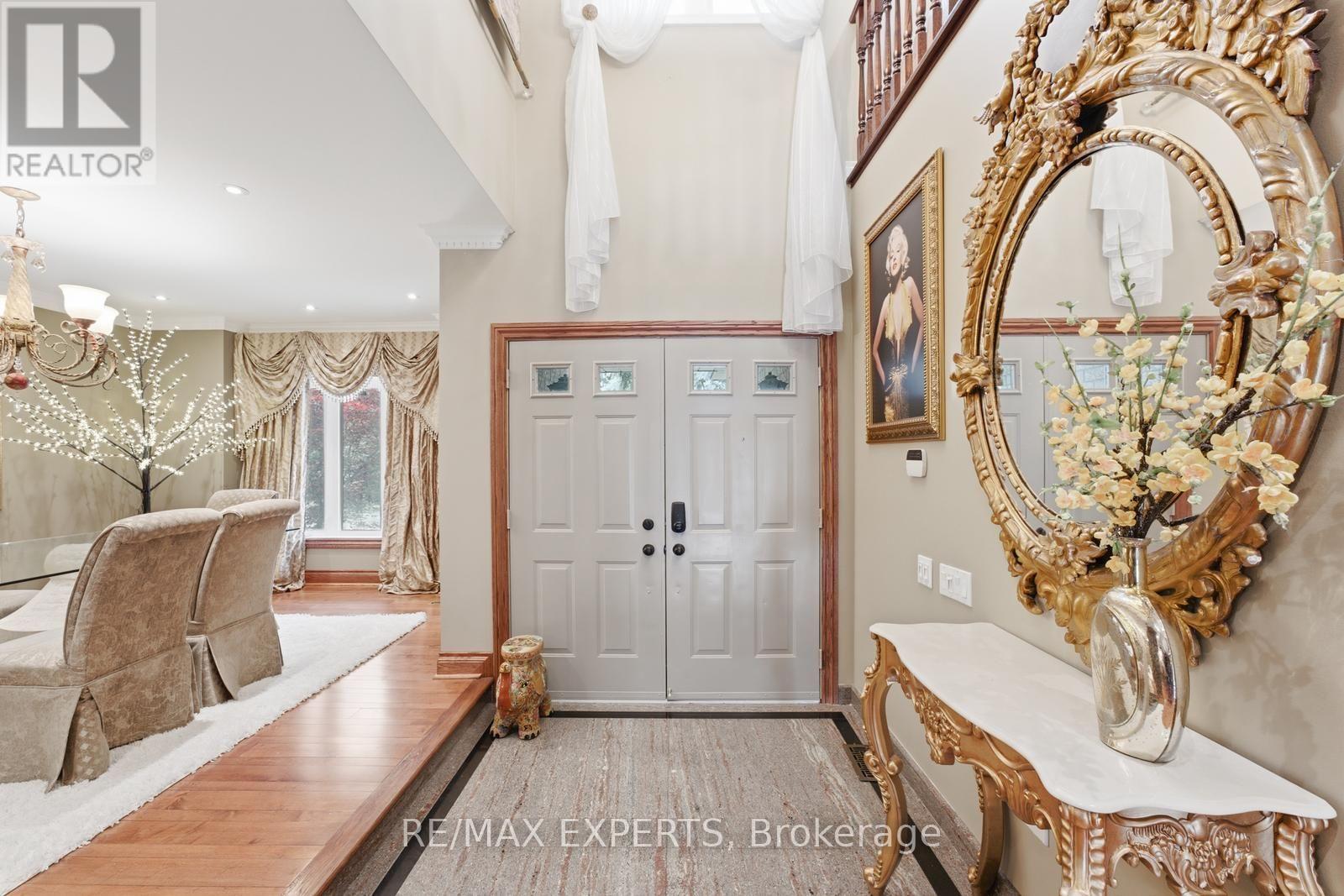 215 Velmar Drive, Vaughan, Ontario  L4L 8K3 - Photo 5 - N13723122