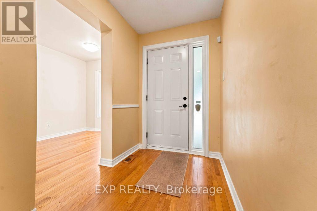 28 Glenmoriston Avenue, Ottawa, Ontario  K2L 2S2 - Photo 3 - X13723038
