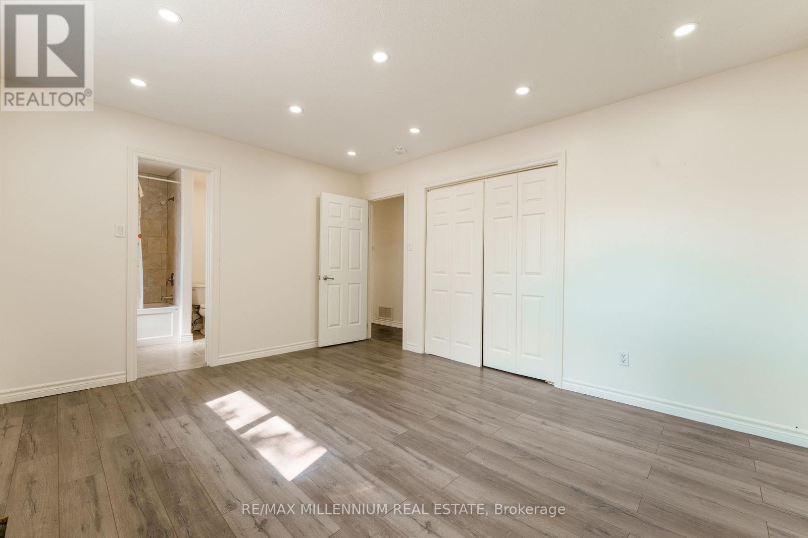 117 Rose Street, Barrie (Wellington), Ontario  L4M 2T6 - Photo 22 - S13723032