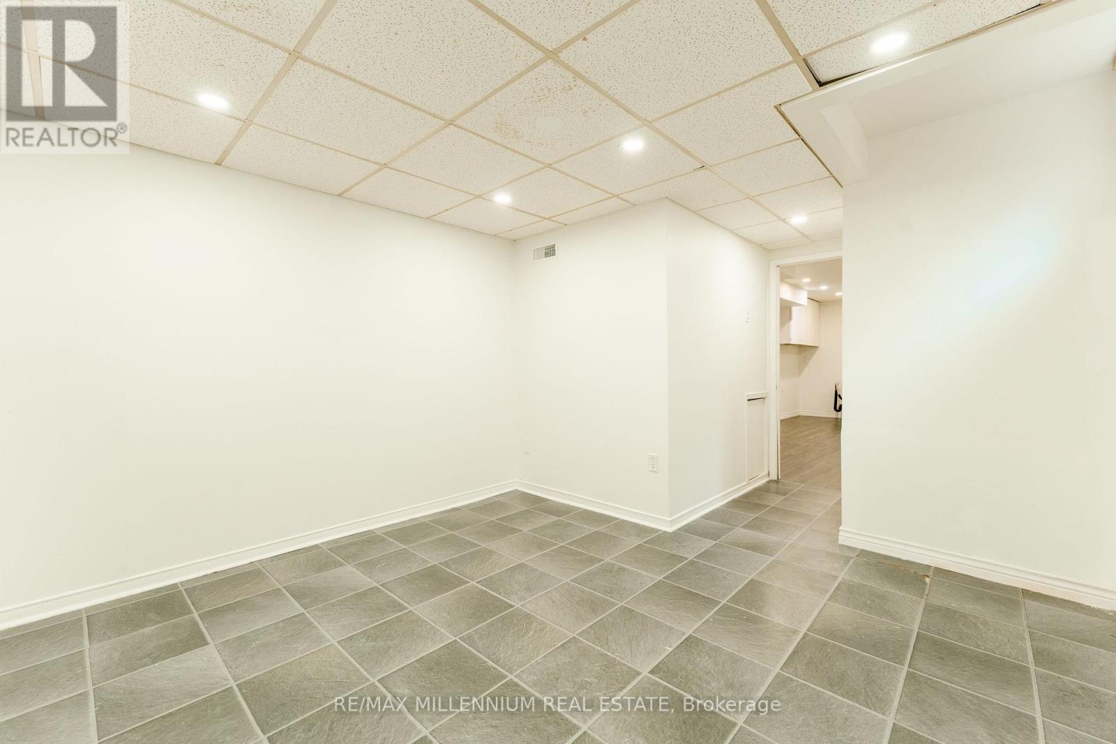 117 Rose Street, Barrie (Wellington), Ontario  L4M 2T6 - Photo 31 - S13723032
