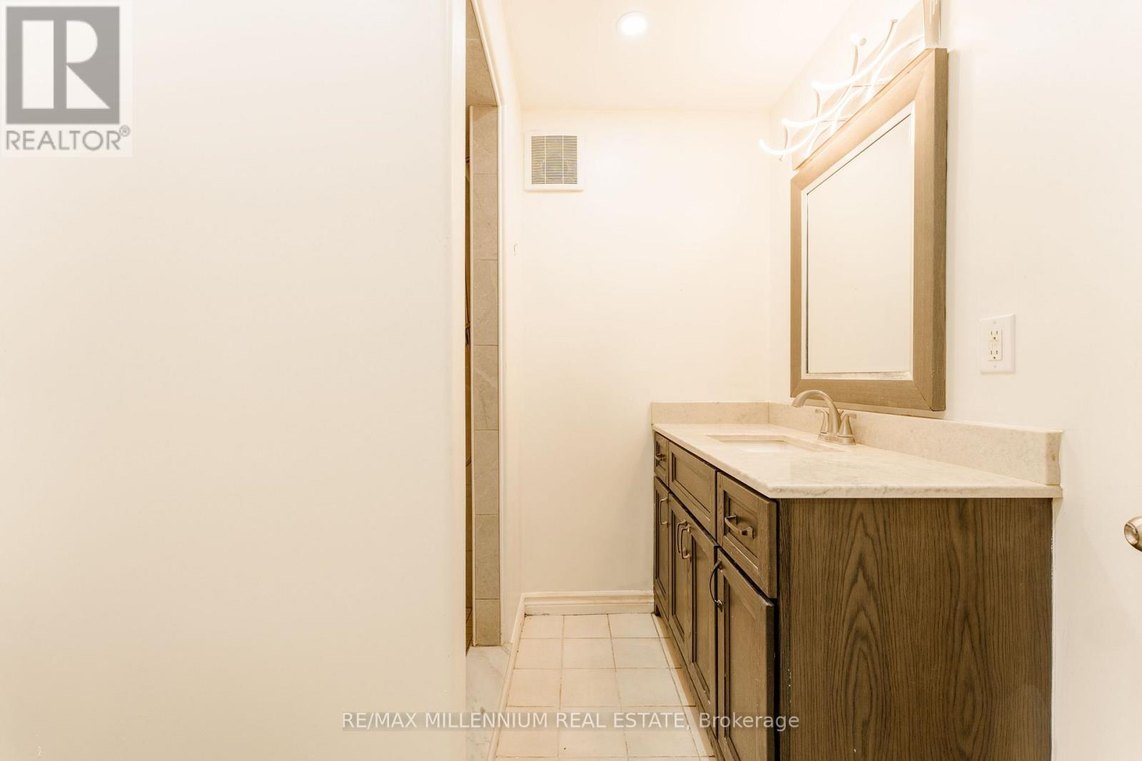 117 Rose Street, Barrie (Wellington), Ontario  L4M 2T6 - Photo 36 - S13723032