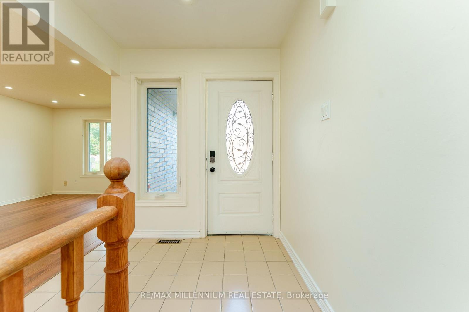 117 Rose Street, Barrie (Wellington), Ontario  L4M 2T6 - Photo 7 - S13723032
