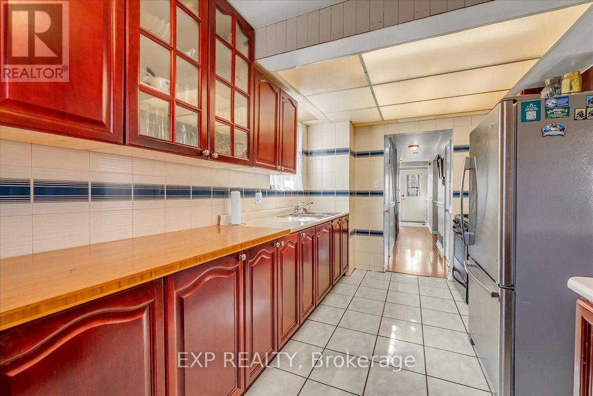3313 Acala Crescent, Mississauga, Ontario  L5A 3E4 - Photo 11 - W13723042