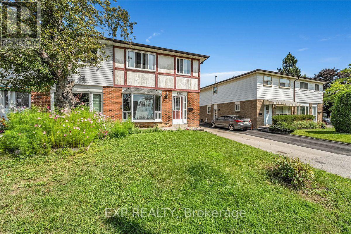 3313 Acala Crescent, Mississauga, Ontario  L5A 3E4 - Photo 2 - W13723042