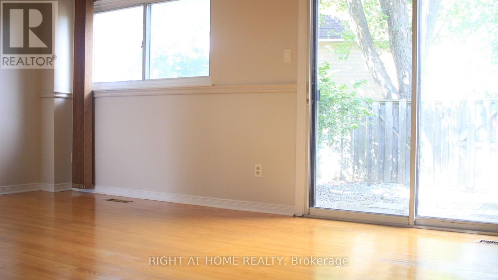 10 - 10 Fleetwood Crescent, Brampton, Ontario  L6T 2E5 - Photo 2 - W13723108