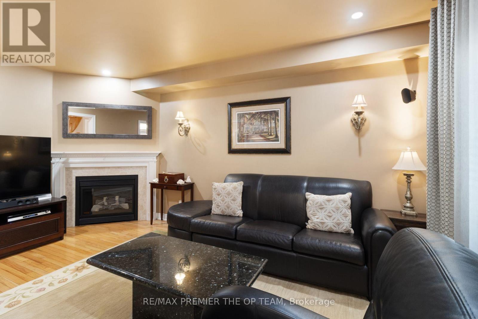 5 Southbury Manor Drive, Caledon, Ontario L7E 1X7 - Photo 12 - W13723136