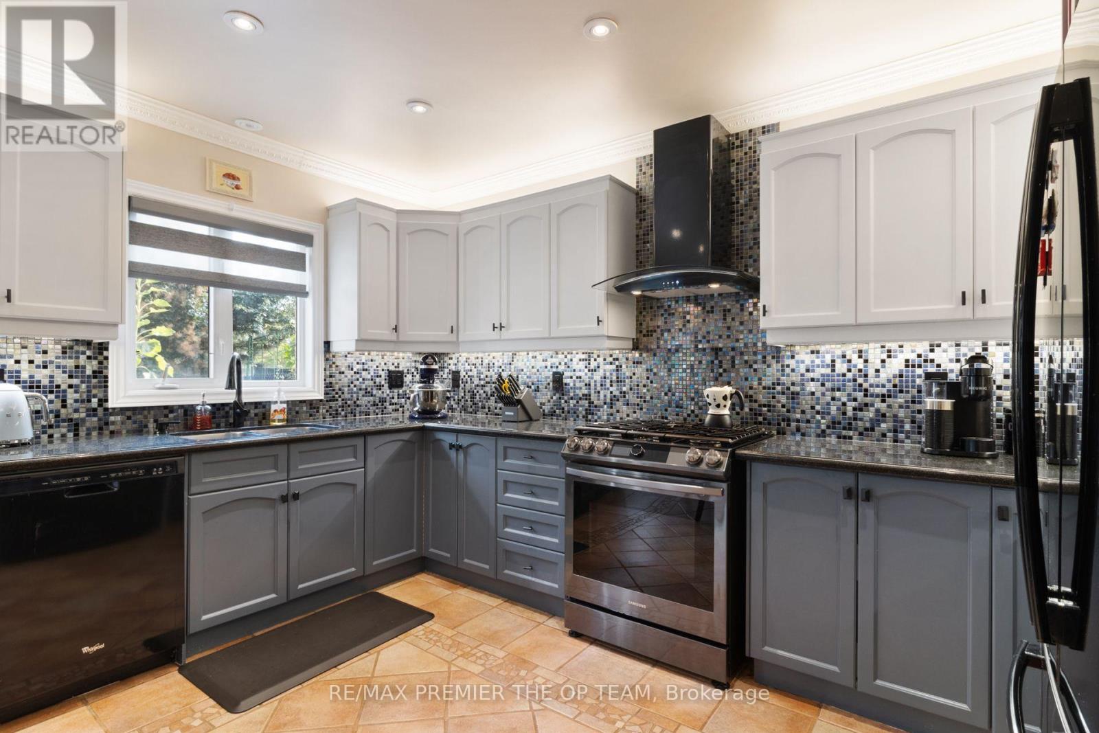 5 Southbury Manor Drive, Caledon, Ontario L7E 1X7 - Photo 16 - W13723136