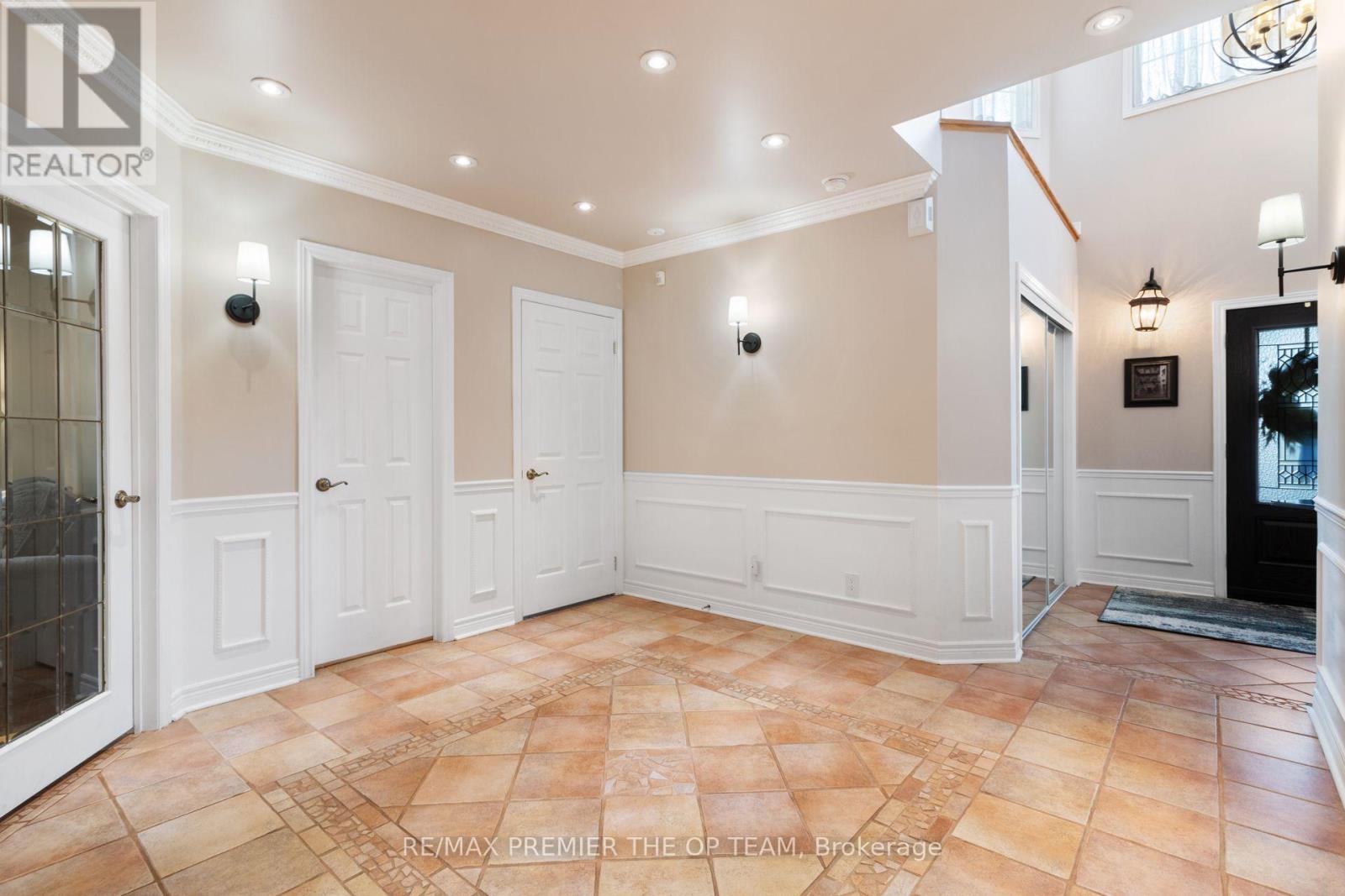 5 Southbury Manor Drive, Caledon, Ontario L7E 1X7 - Photo 7 - W13723136