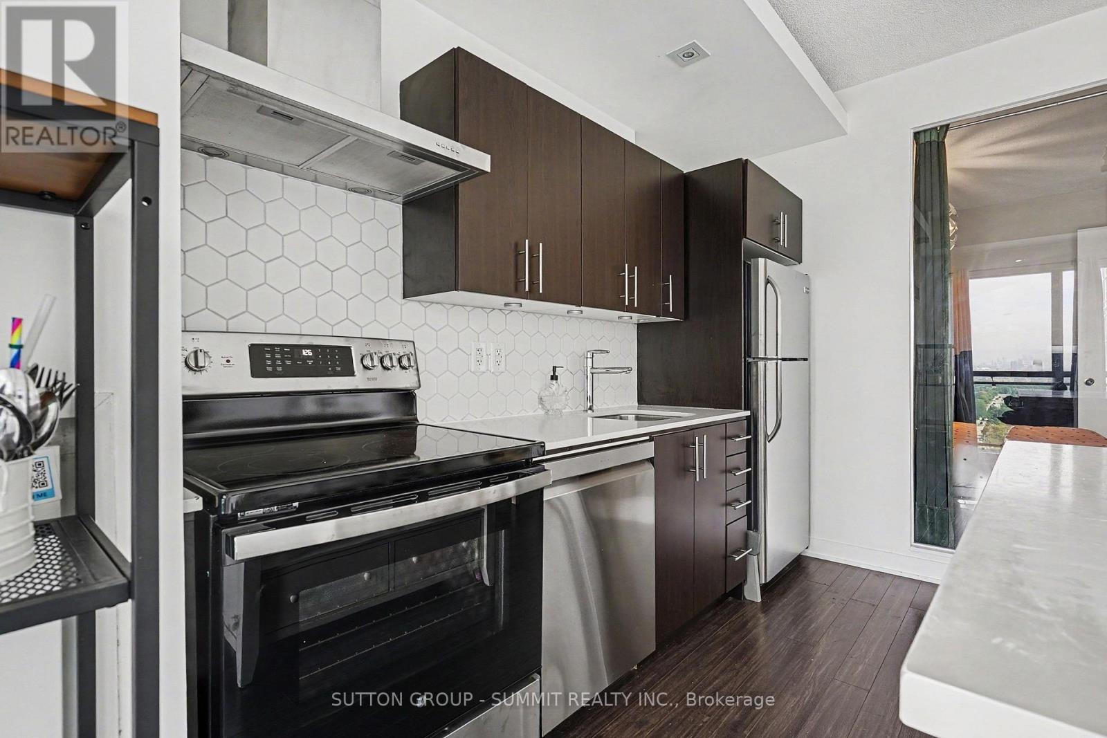 1931 - 165 Legion Road N, Toronto, Ontario  M8Y 0B3 - Photo 11 - W13723138