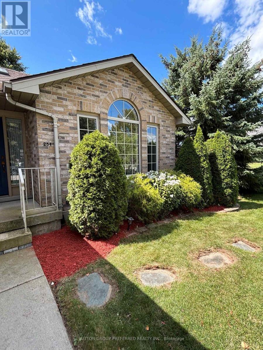 254 Kettle Creek Drive, Central Elgin, Ontario  N0L 1B0 - Photo 3 - X13543084