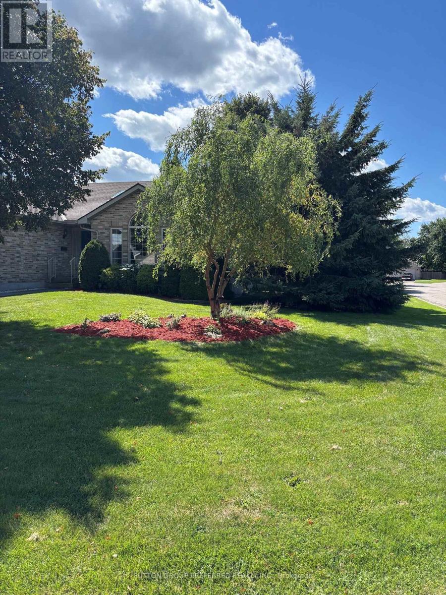 254 Kettle Creek Drive, Central Elgin, Ontario  N0L 1B0 - Photo 5 - X13543084