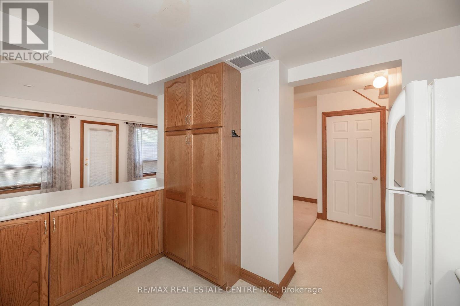 2 Walker Court, Grimsby, Ontario  L3M 5J5 - Photo 14 - X13723068
