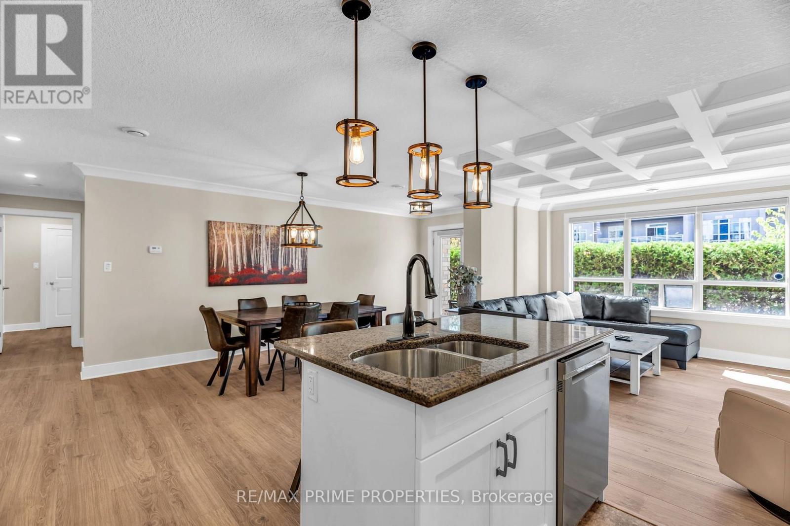 110 - 320 Sugarcreek Trail S, London North, Ontario  N6H 0G3 - Photo 2 - X13723088