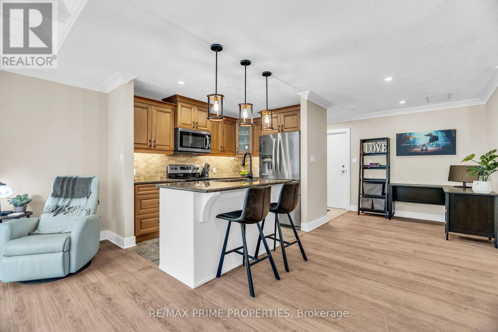 110 - 320 Sugarcreek Trail S, London North, Ontario  N6H 0G3 - Photo 5 - X13723088