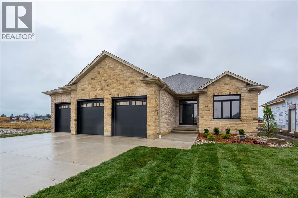 3560 Britt Boulevard, Plympton-Wyoming, Ontario  N0N 1E0 - Photo 2 - 26020744