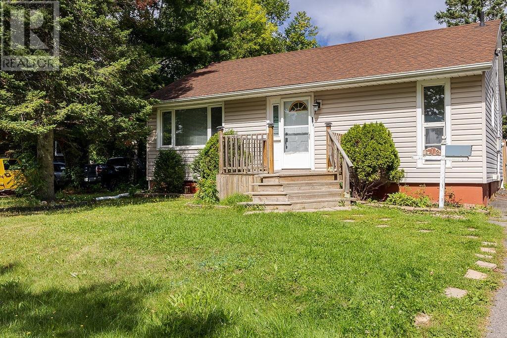 112 Oryme Ave, Sault Ste. Marie, Ontario  P6B 4C4 - Photo 2 - SM262311