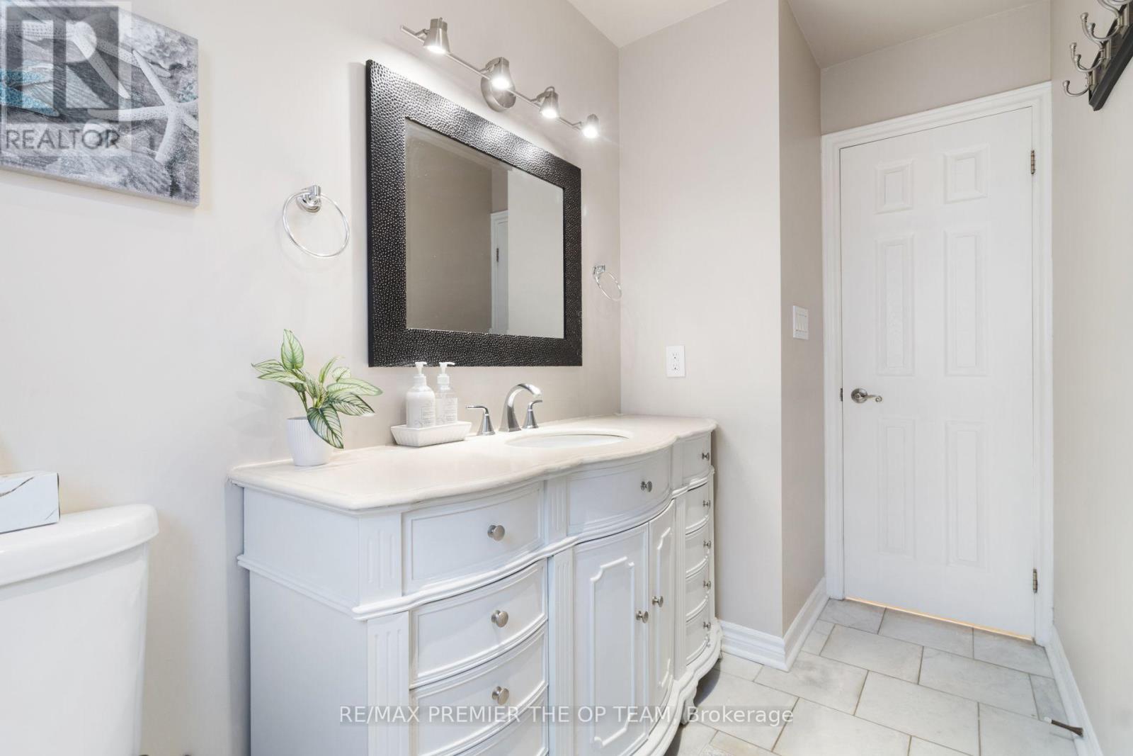 5 Southbury Manor Drive, Caledon, Ontario L7E 1X7 - Photo 23 - W13723136