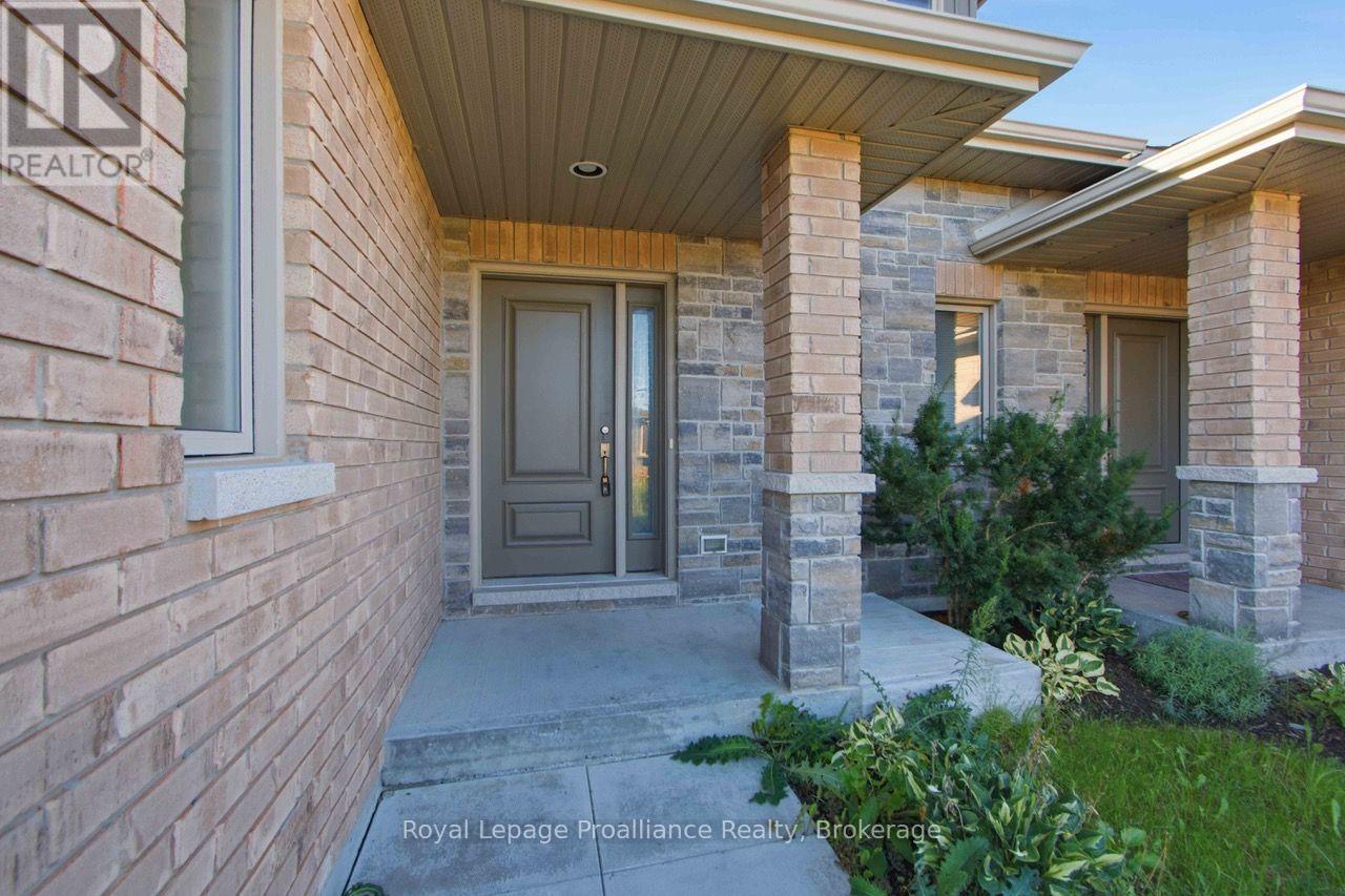 49 Hillside Meadow Drive, Quinte West, Ontario  K8V 0J5 - Photo 4 - X13718272