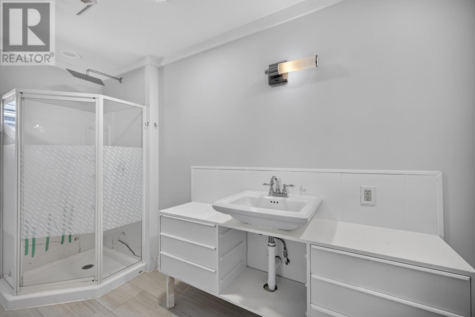76 Beach Street, Charlottetown, Prince Edward Island  C1A 5G8 - Photo 15 - 202621859