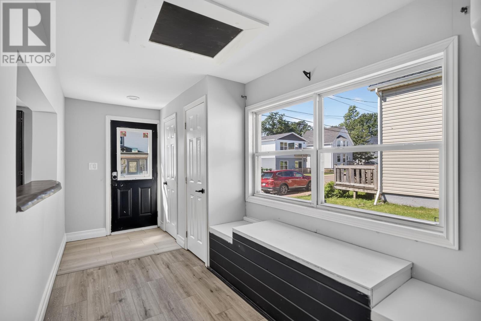 76 Beach Street, Charlottetown, Prince Edward Island  C1A 5G8 - Photo 4 - 202621859