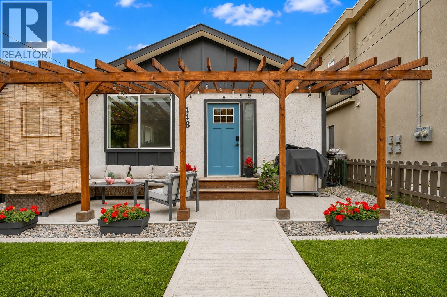 448 Caribou Street, Penticton, British Columbia  V2A 5W6 - Photo 2 - 10398979