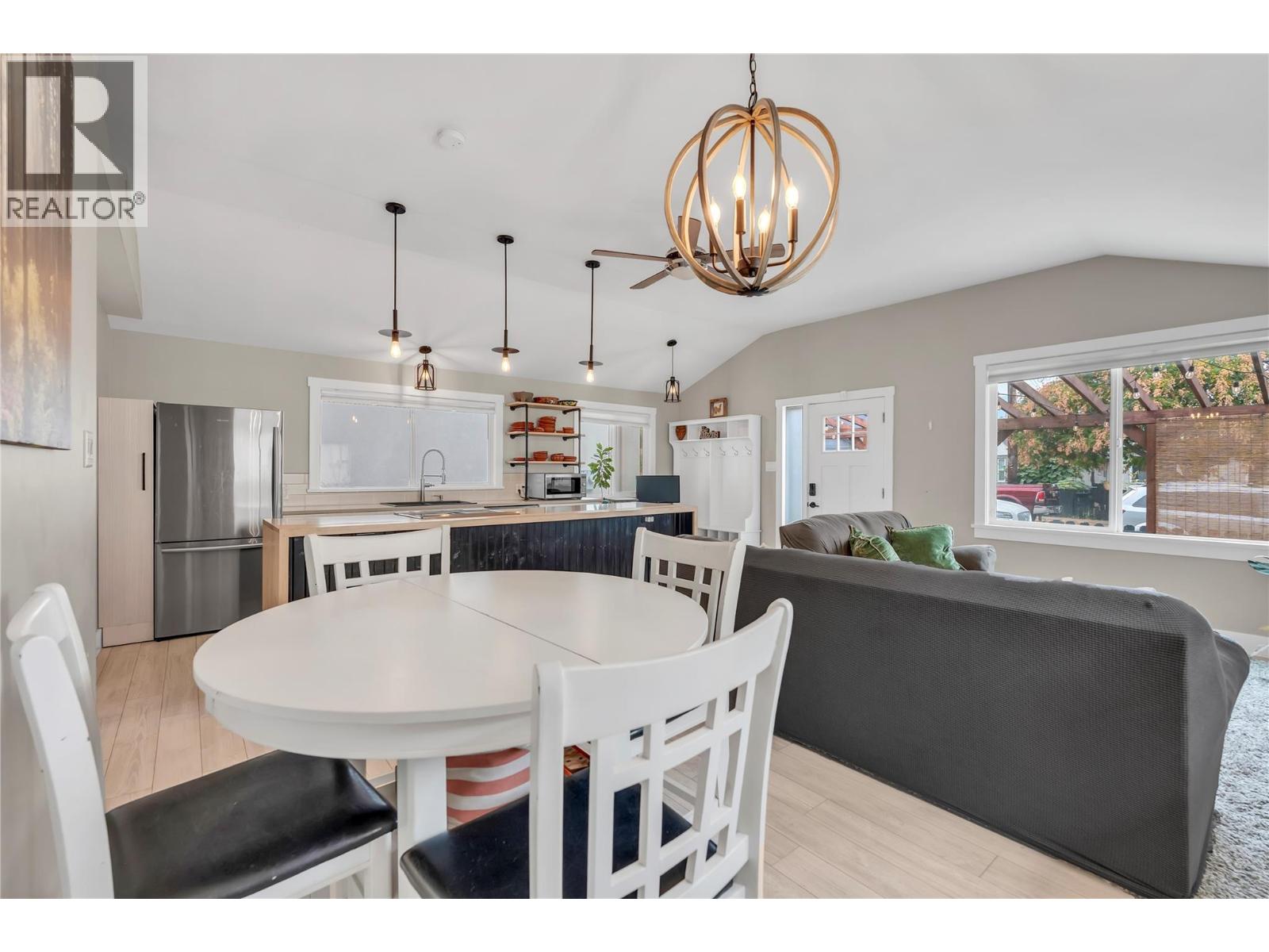 448 Caribou Street, Penticton, British Columbia  V2A 5W6 - Photo 11 - 10398979