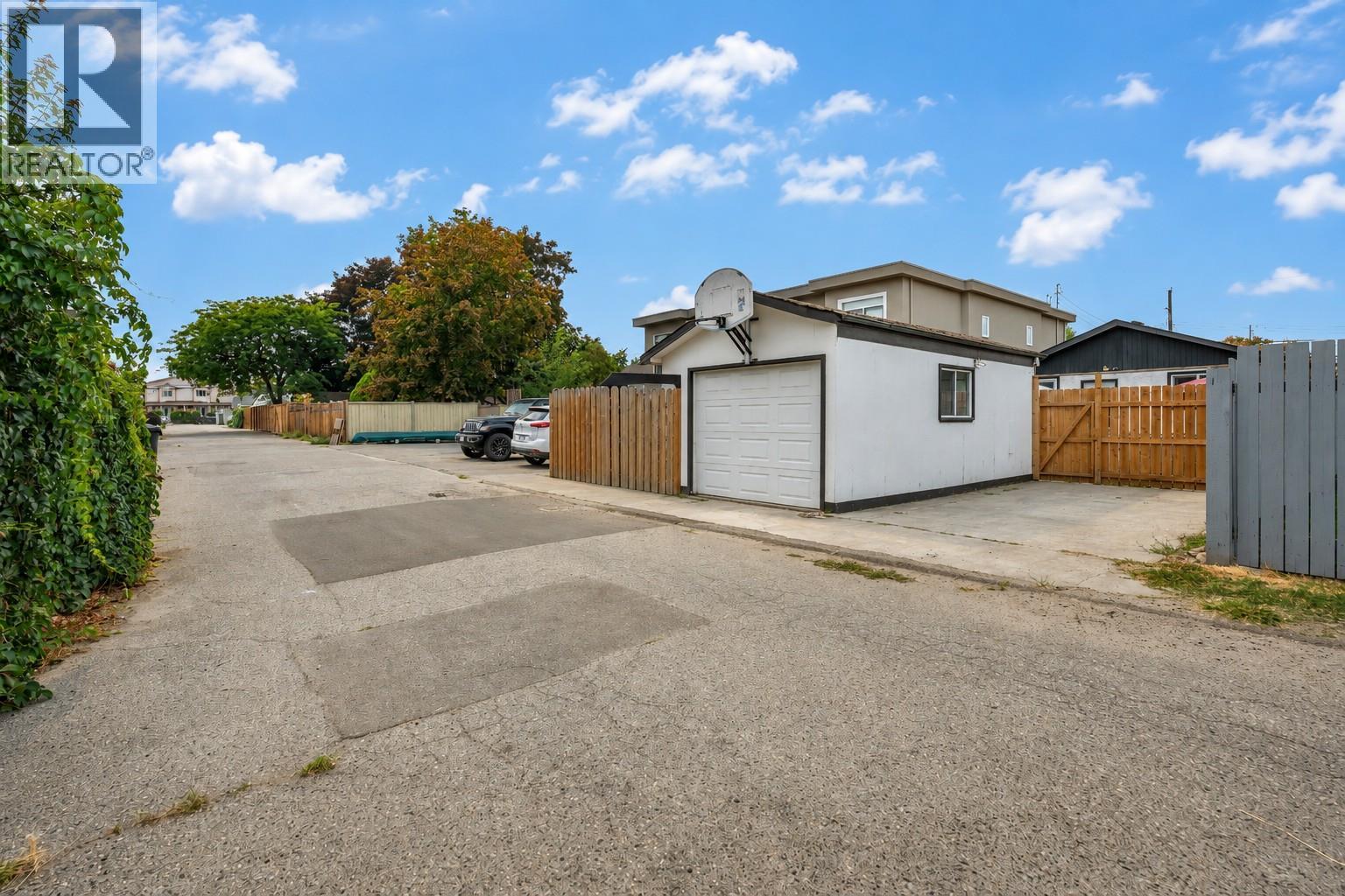 448 Caribou Street, Penticton, British Columbia  V2A 5W6 - Photo 38 - 10398979