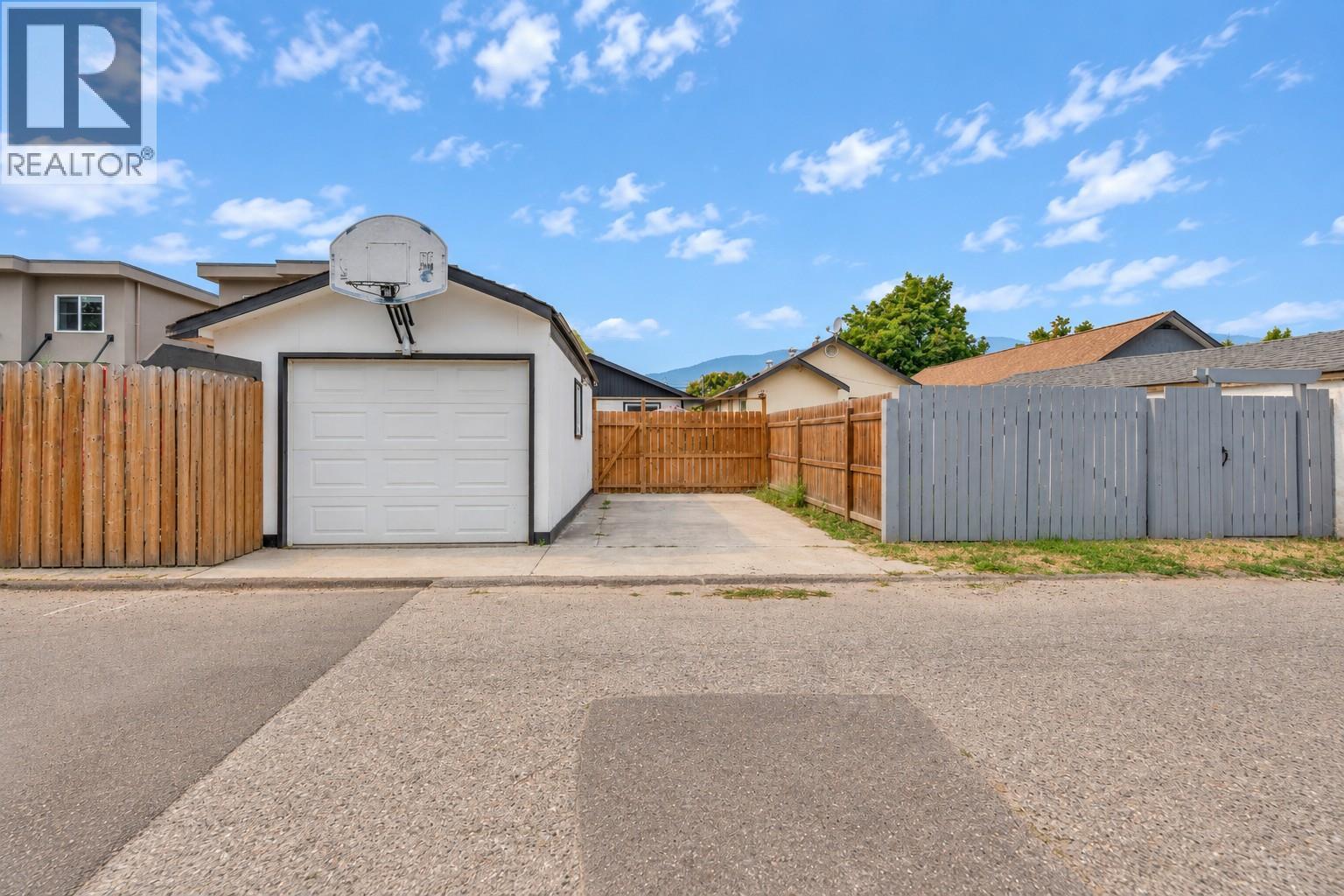 448 Caribou Street, Penticton, British Columbia  V2A 5W6 - Photo 37 - 10398979