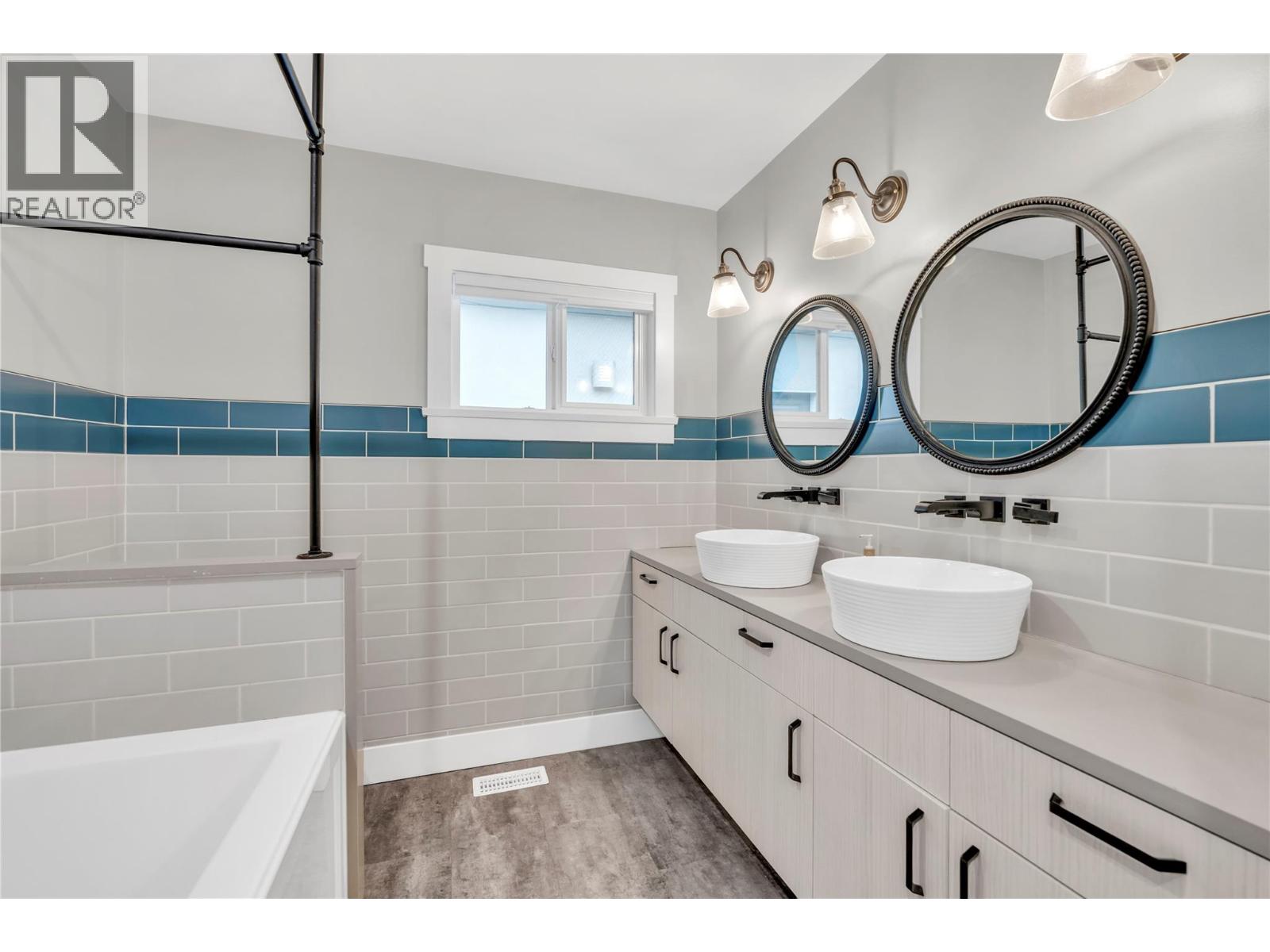 448 Caribou Street, Penticton, British Columbia  V2A 5W6 - Photo 24 - 10398979