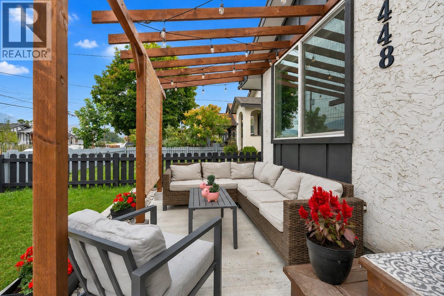 448 Caribou Street, Penticton, British Columbia  V2A 5W6 - Photo 5 - 10398979