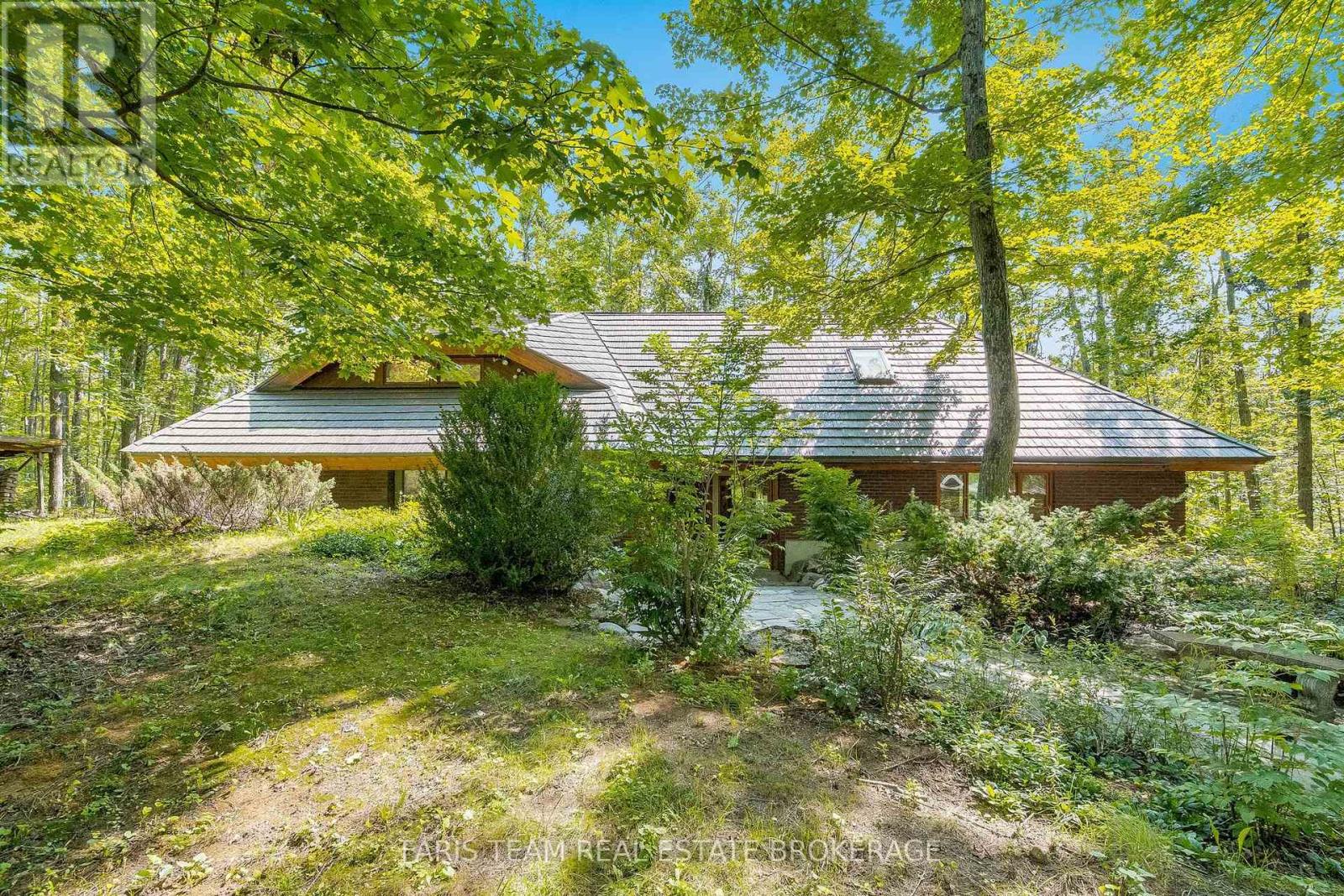 15 Scottdale Drive, Oro-Medonte, Ontario L0L 1T0 - Photo 2 - S13669914