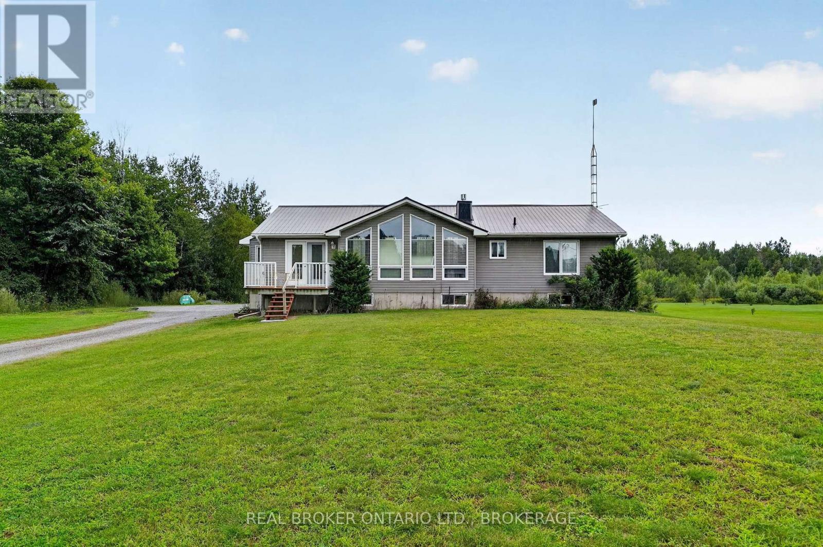 14950 SANDTOWN ROAD, South Stormont, Ontario