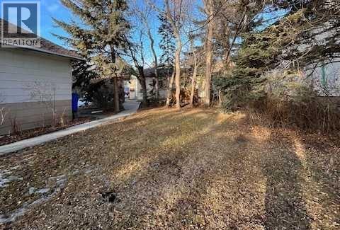 220 First Street E, Cochrane, Alberta  T4C 1Z3 - Photo 4 - A2279789