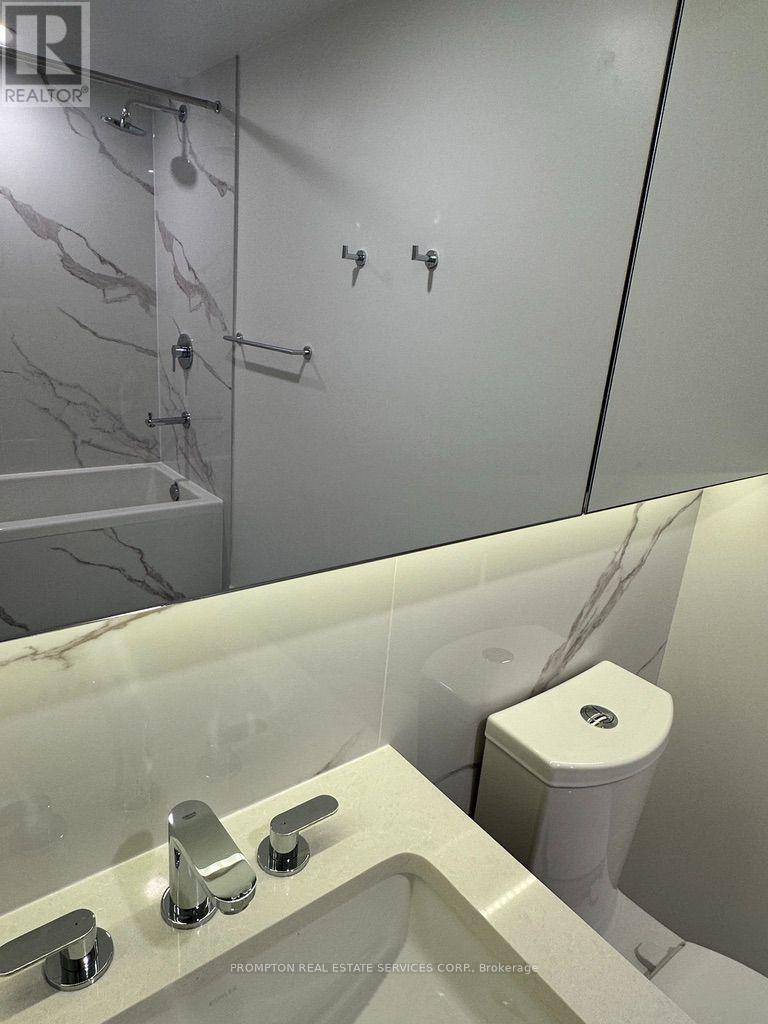 4205 - 1 Concord Cityplace Way, Toronto, Ontario  M5V 0X3 - Photo 21 - C13723230
