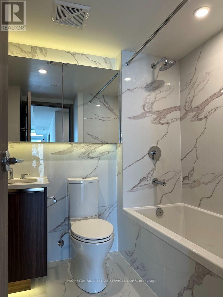 4205 - 1 Concord Cityplace Way, Toronto, Ontario  M5V 0X3 - Photo 23 - C13723230