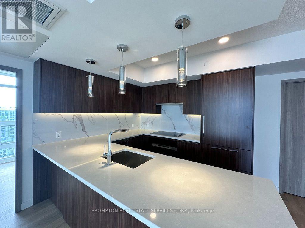 4205 - 1 Concord Cityplace Way, Toronto, Ontario  M5V 0X3 - Photo 8 - C13723230