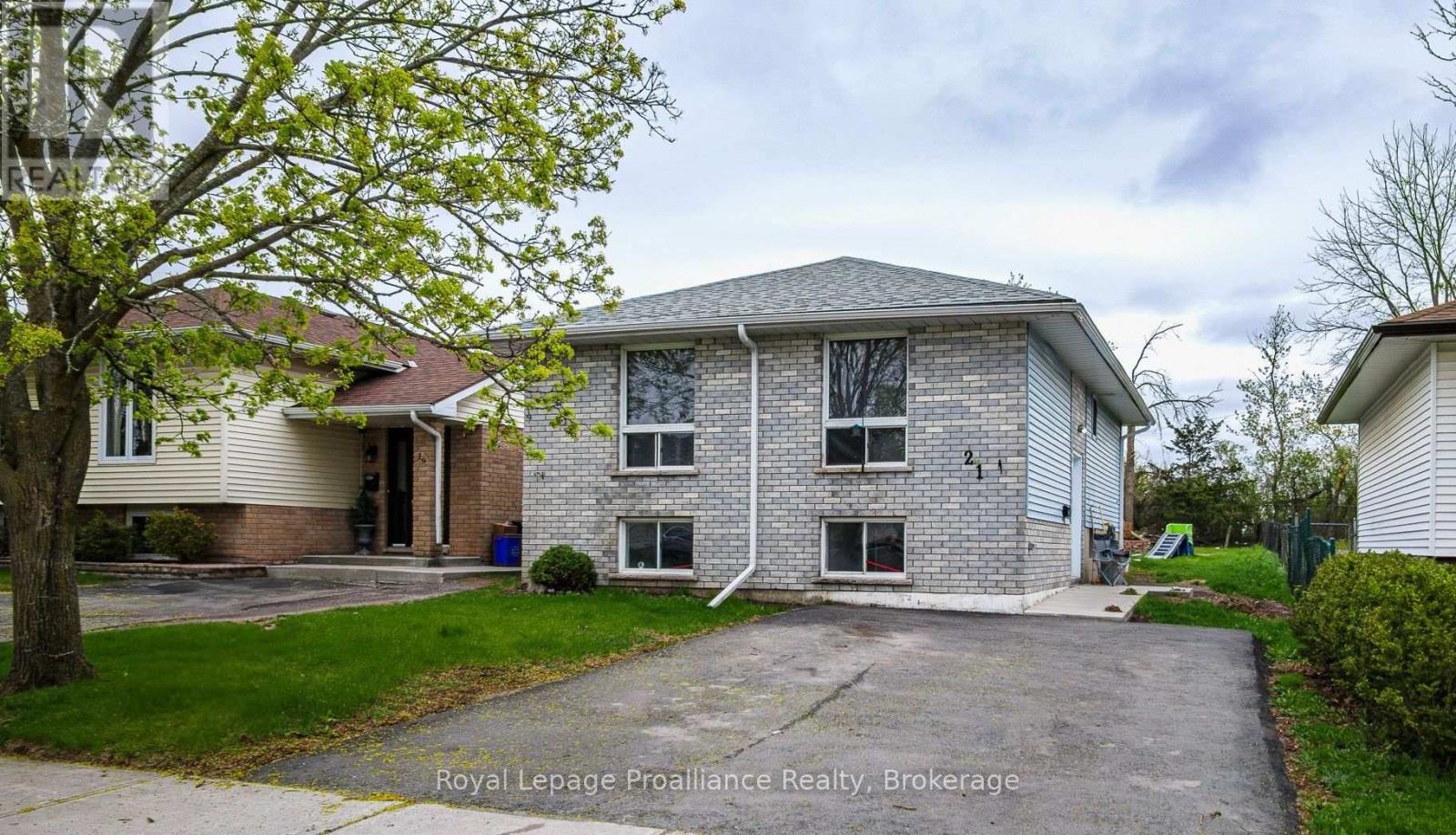 21 PEPPER AVENUE