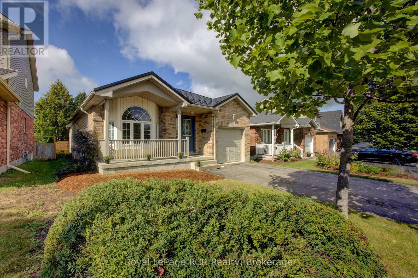 952 Gzowski Street, Centre Wellington, Ontario  N1M 3V9 - Photo 2 - X13723162