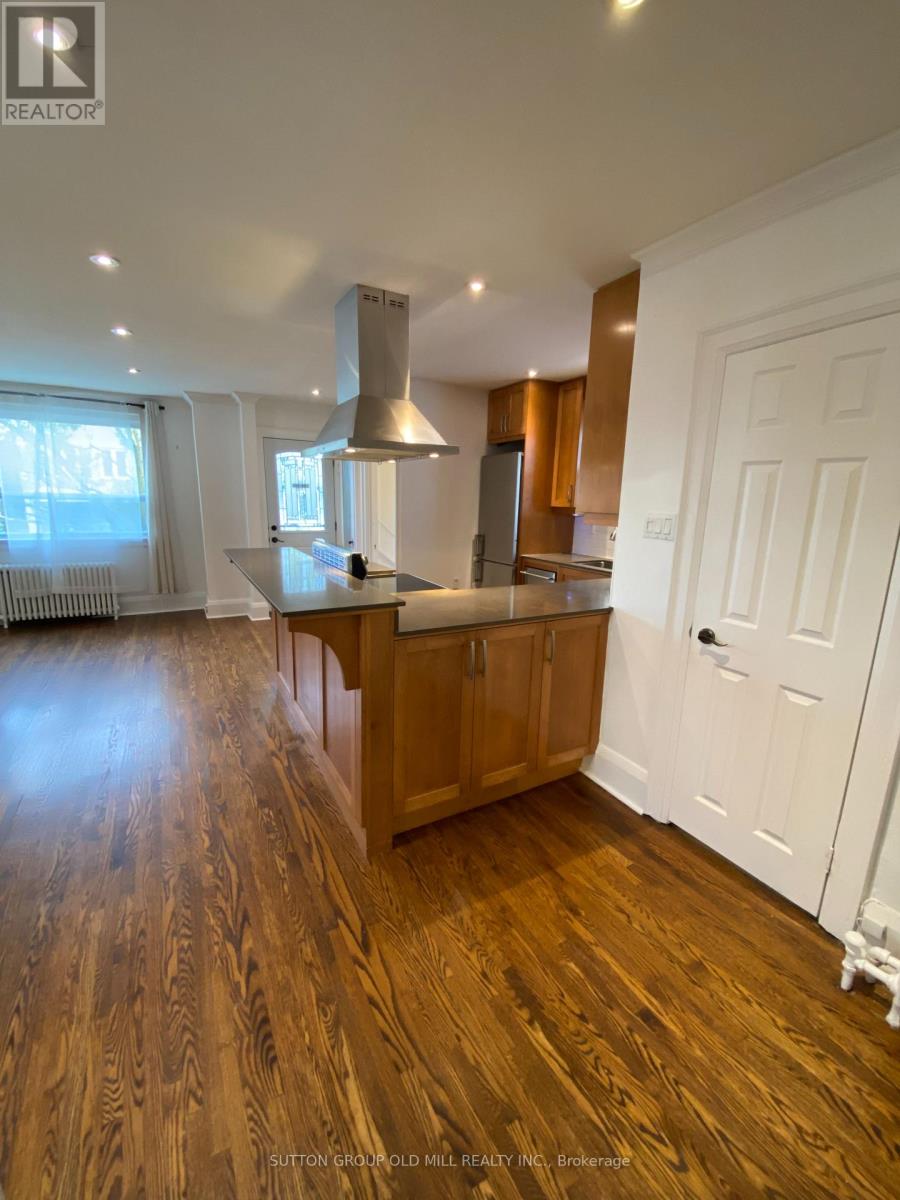 46 Richard Avenue, Toronto, Ontario  M4L 1W9 - Photo 11 - E13723220