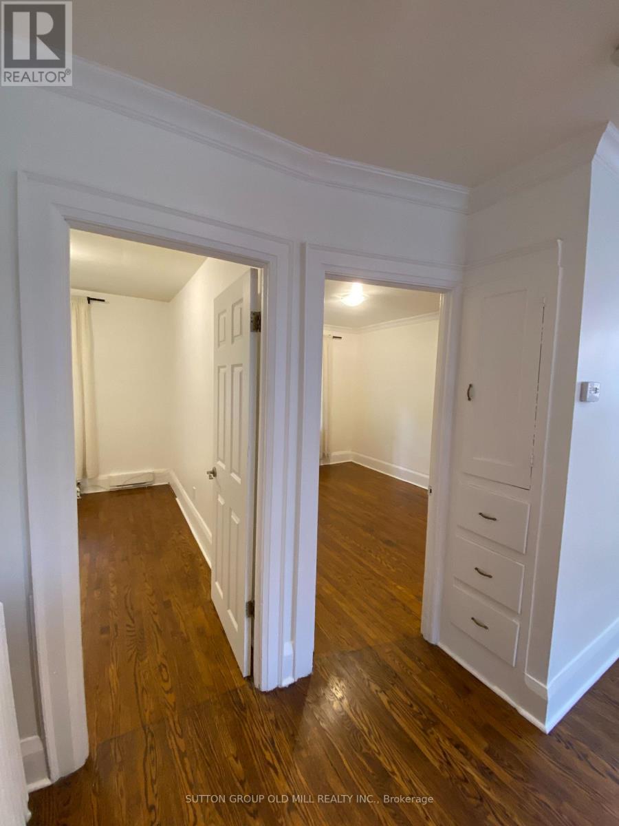 46 Richard Avenue, Toronto, Ontario  M4L 1W9 - Photo 19 - E13723220