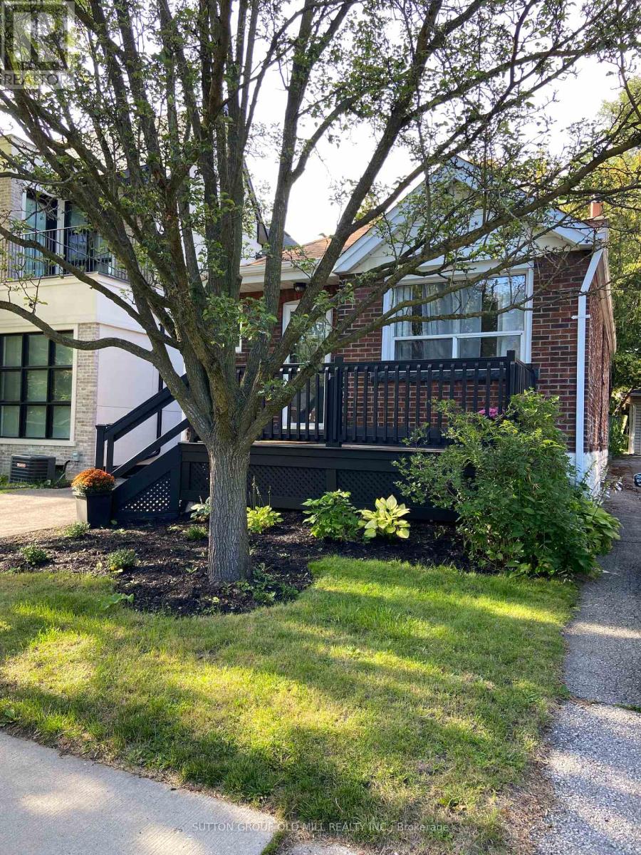 46 Richard Avenue, Toronto, Ontario  M4L 1W9 - Photo 2 - E13723220