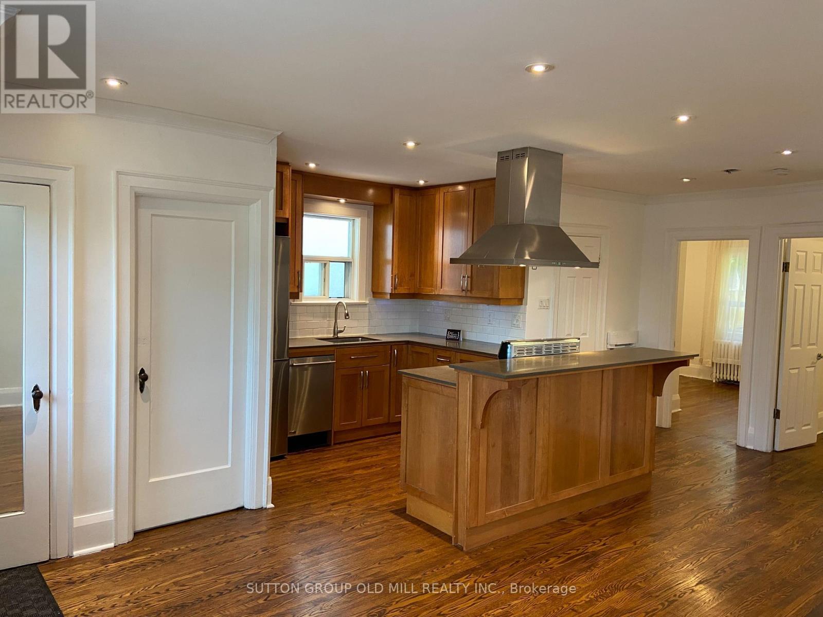 46 Richard Avenue, Toronto, Ontario  M4L 1W9 - Photo 23 - E13723220