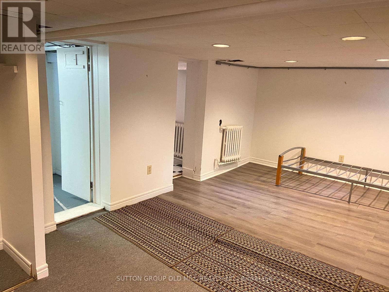 46 Richard Avenue, Toronto, Ontario  M4L 1W9 - Photo 26 - E13723220