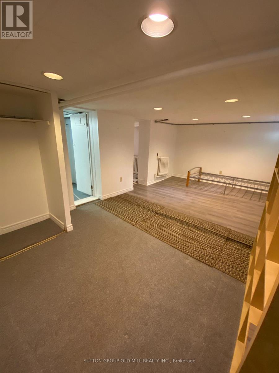 46 Richard Avenue, Toronto, Ontario  M4L 1W9 - Photo 28 - E13723220